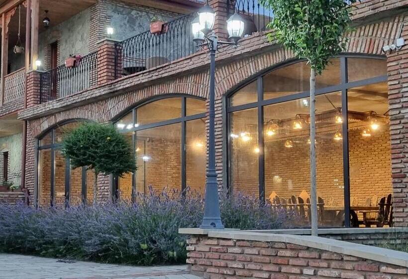 هتل Château Davitiani