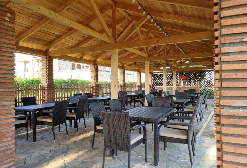 هتل Château Davitiani