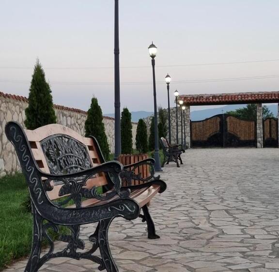 هتل Château Davitiani
