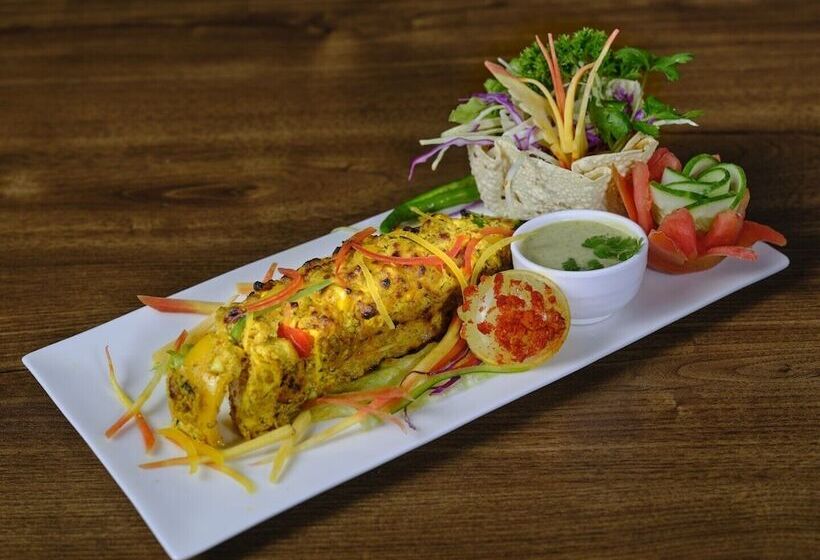 Hotel Comfort Inn , Statue Of Unity