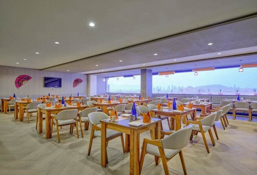 Отель Comfort Inn , Statue Of Unity