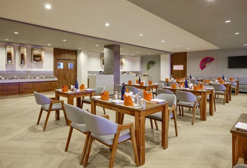 Hotelli Comfort Inn , Statue Of Unity