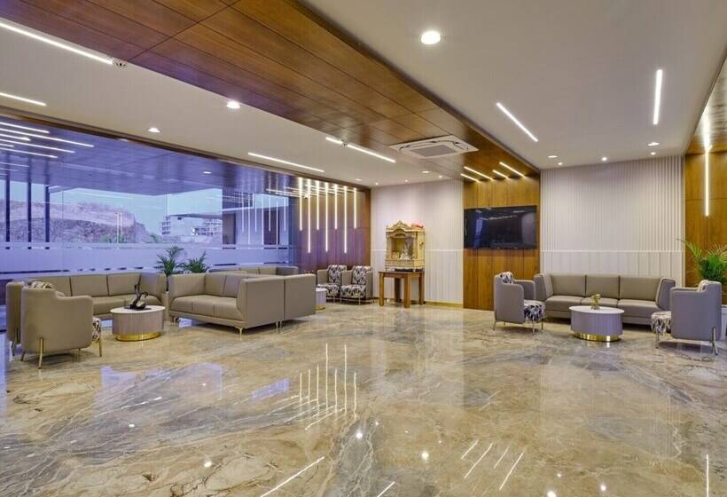 Hotel Comfort Inn , Statue Of Unity