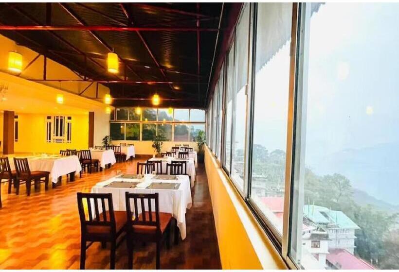 Отель Jade Retreat