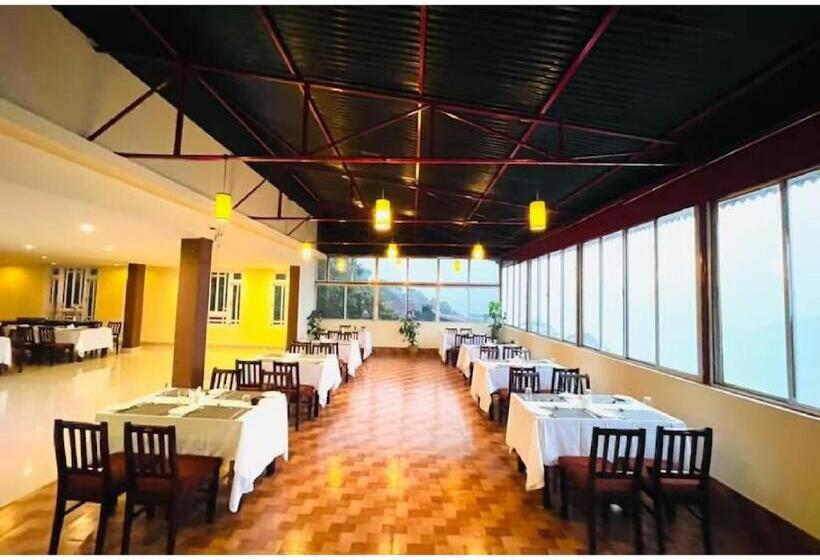 Отель Jade Retreat