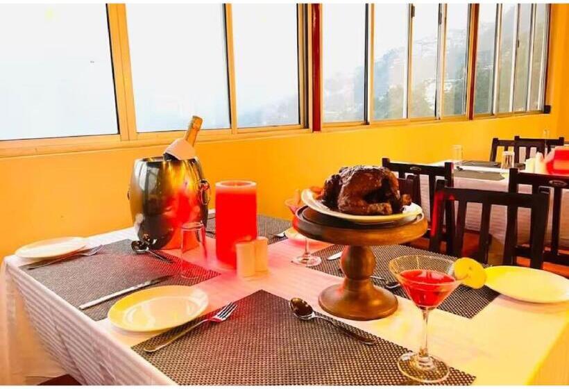 Отель Jade Retreat