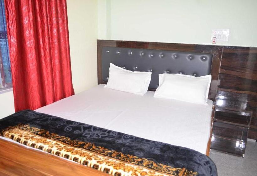 فندق Oyo 80883  Av Priya