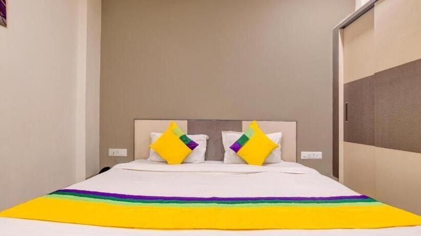 בית מלון כפרי Oyo  Royal Paradise