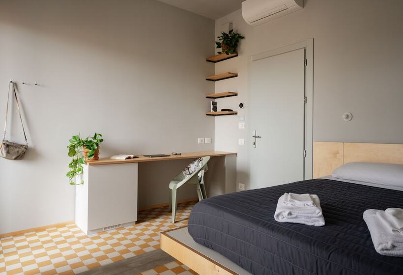 هتل Re Dama Hostel