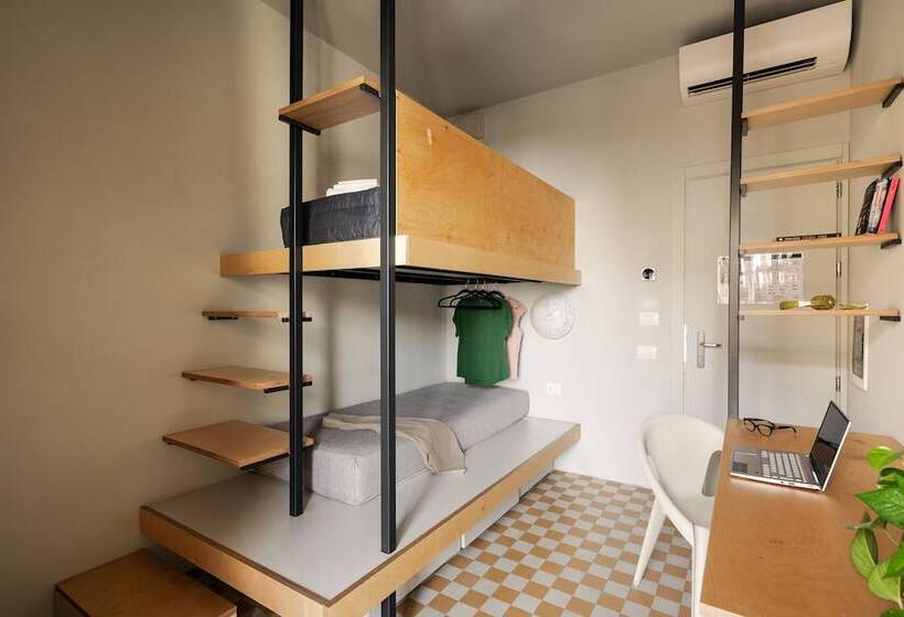 هتل Re Dama Hostel