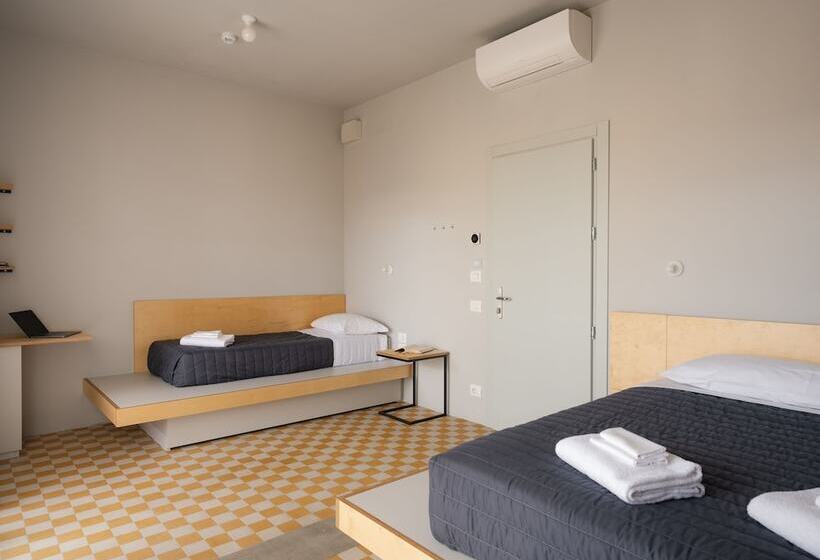 هتل Re Dama Hostel