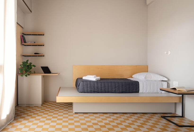 هتل Re Dama Hostel