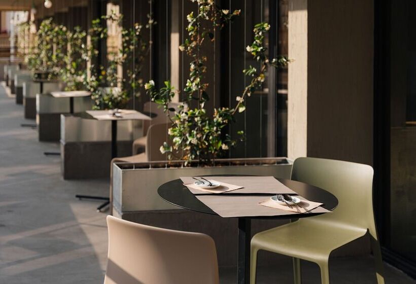 هتل Re Dama Hostel