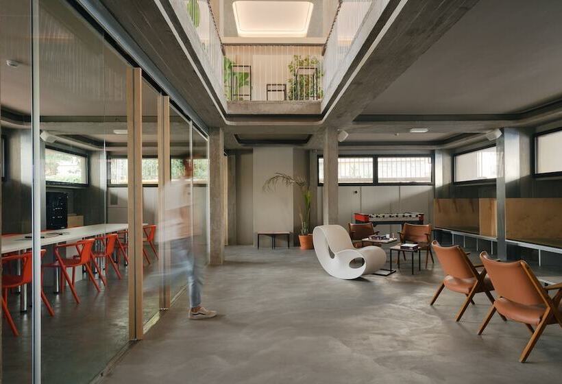 هتل Re Dama Hostel