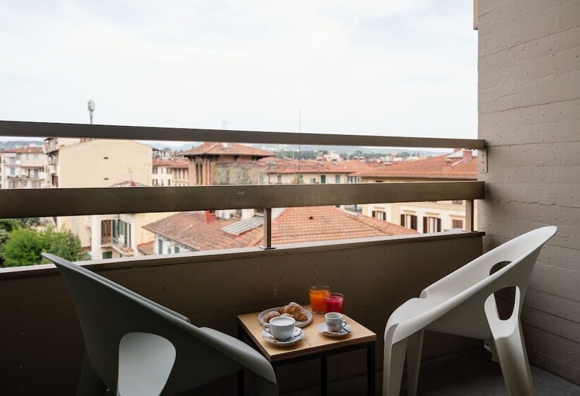 هتل Re Dama Hostel