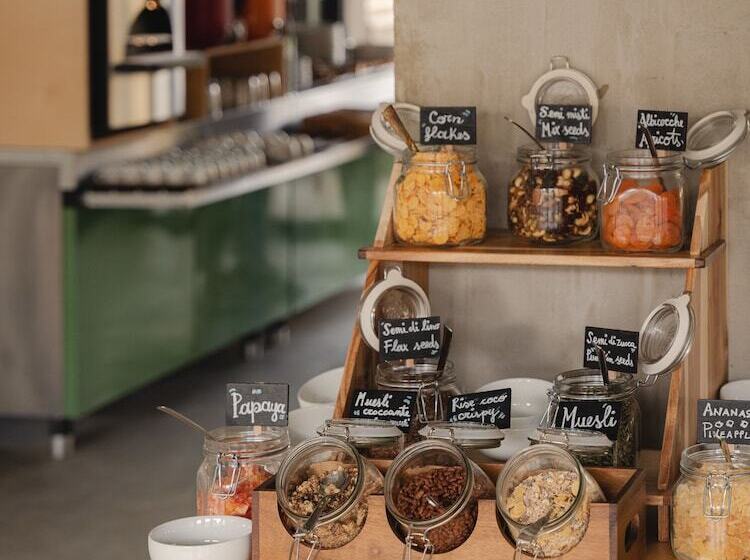 هتل Re Dama Hostel