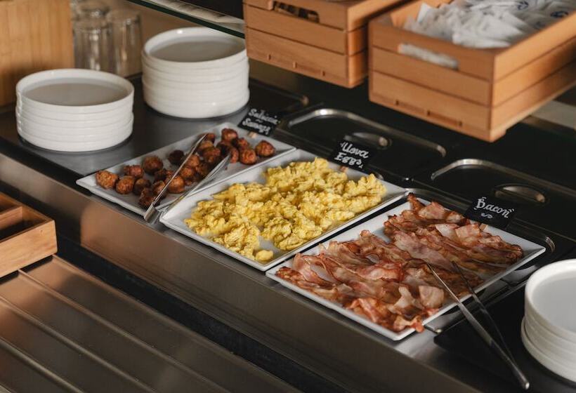 هتل Re Dama Hostel