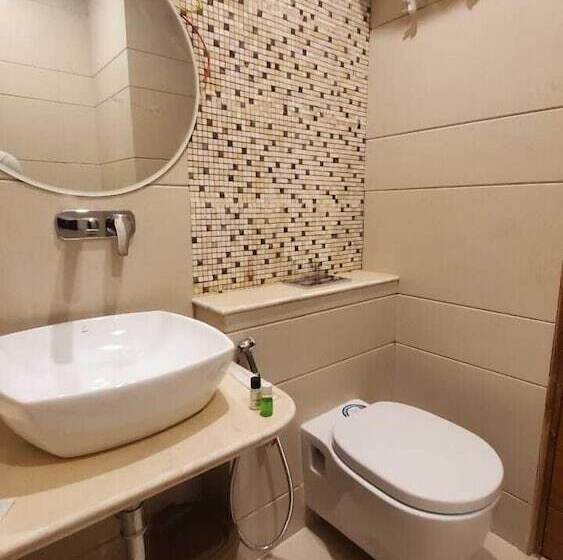 בית מלון כפרי The Sapling Manor