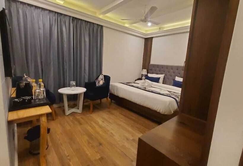 בית מלון כפרי The Sapling Manor