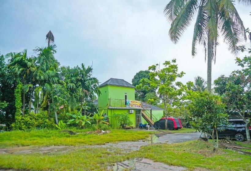 ホテル Spot On 92246 Kost Qiu Qiu 99