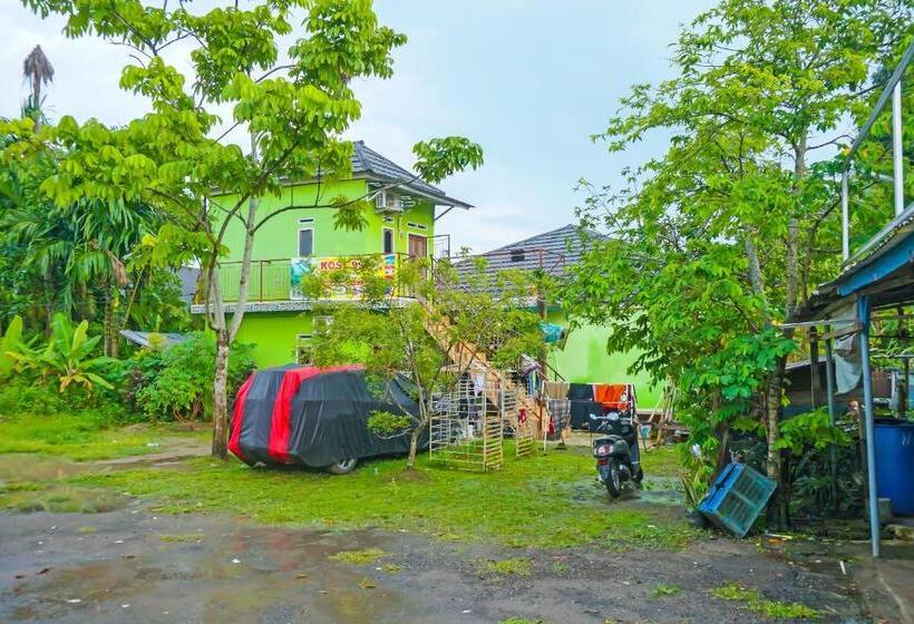 ホテル Spot On 92246 Kost Qiu Qiu 99