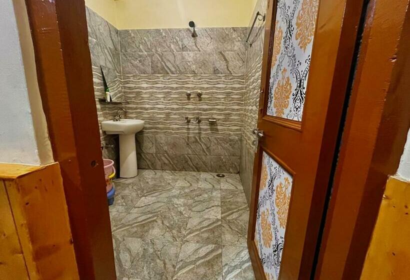 Nirvana By Oztel   Backpacker Hostel