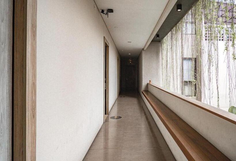 پانسیون 3j Living