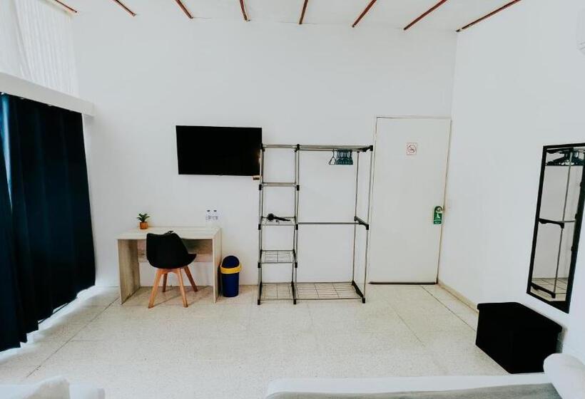 بنسيون La Ruta Hotel Corporativo