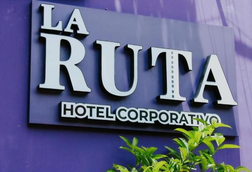 بنسيون La Ruta Hotel Corporativo