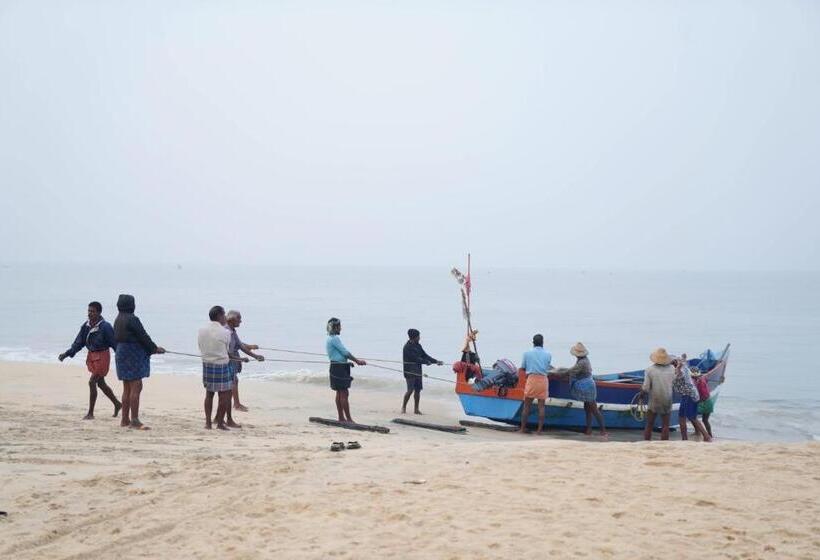 Marari Beach Bungalow Resort Alleppey