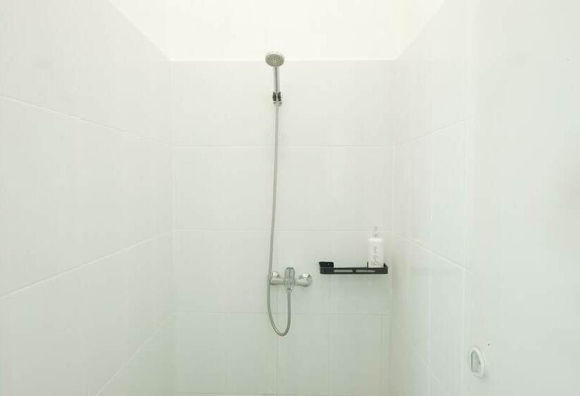 הוסטל Snooze Malang