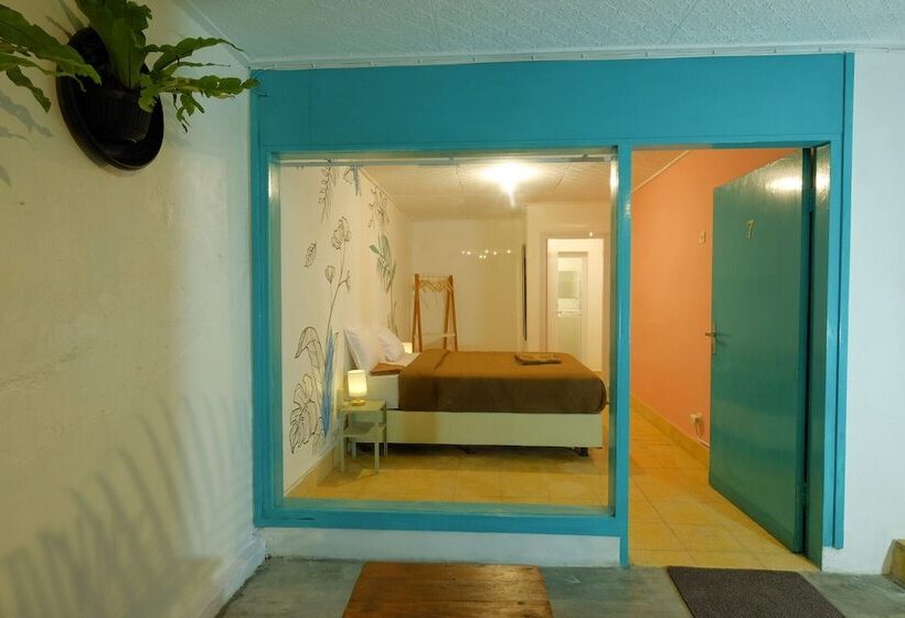 הוסטל Snooze Malang