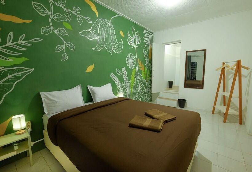 הוסטל Snooze Malang