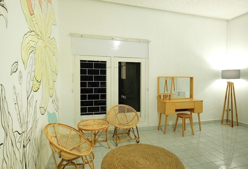 הוסטל Snooze Malang