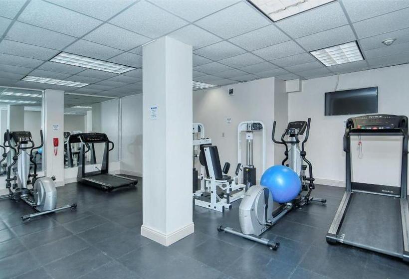 Waterfront Room, Heated Pool, Tiki Bar & Grill