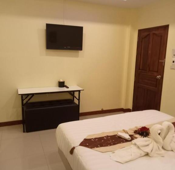 Albergue ไลอ้อน โฮเทล