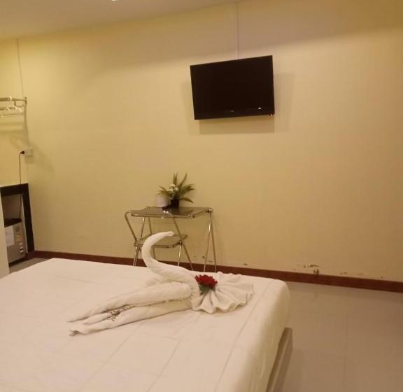 Albergue ไลอ้อน โฮเทล