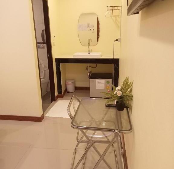 Albergue ไลอ้อน โฮเทล