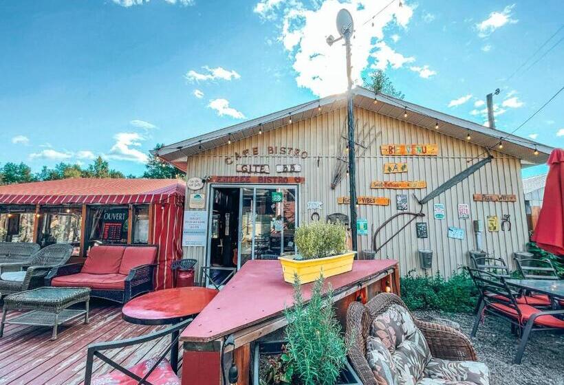 הוסטל Auberge Mandala