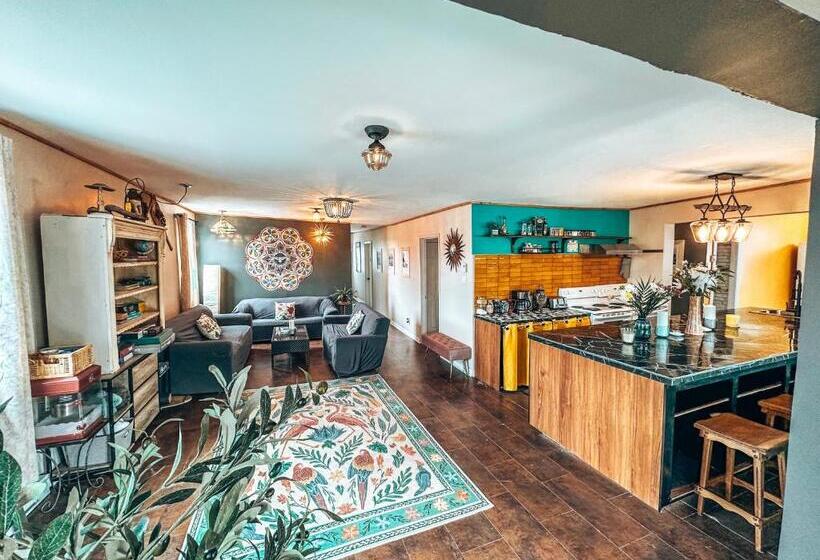 הוסטל Auberge Mandala