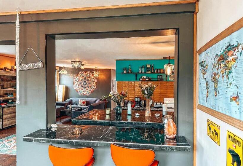 הוסטל Auberge Mandala