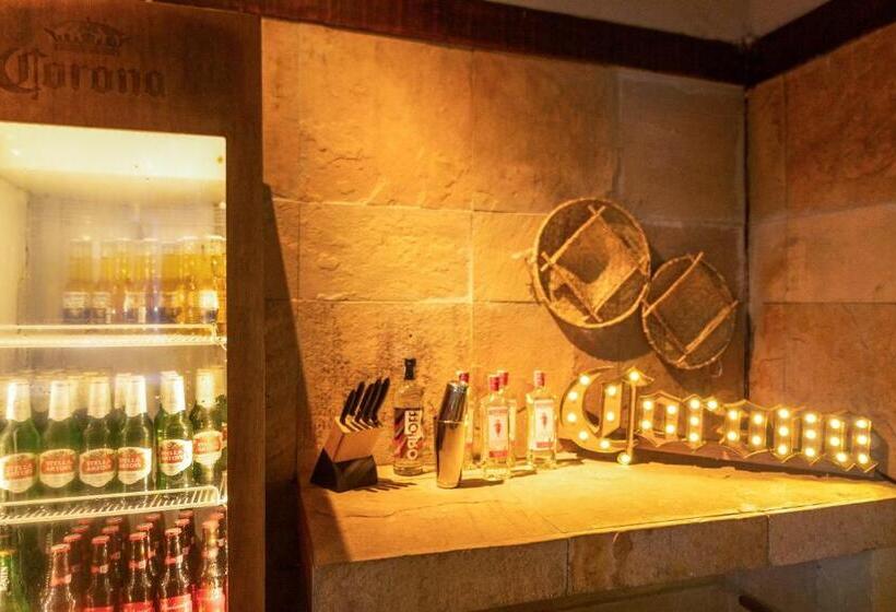 هاستل Casa La Luna