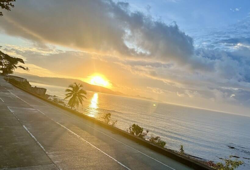 هاستل Happy Island Inn