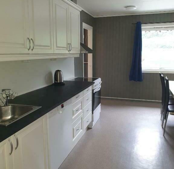 הוסטל Leirvik I Sogn Apartment