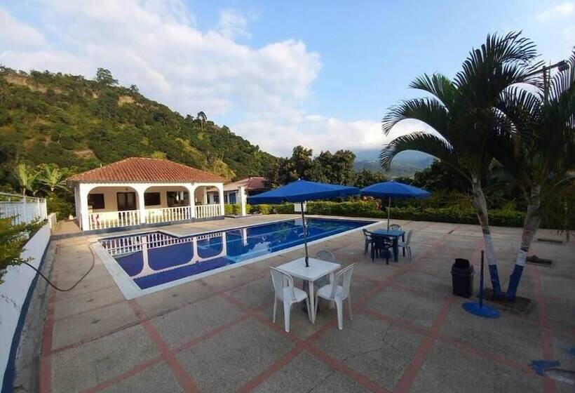 הוסטל Sede Campestre Peña Negra