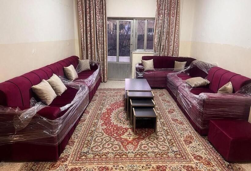 هاستل Student House