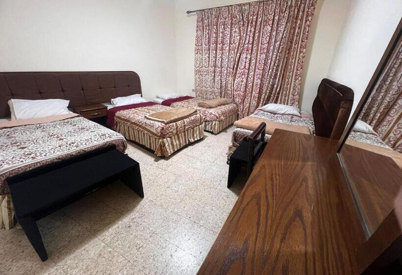 هاستل Student House