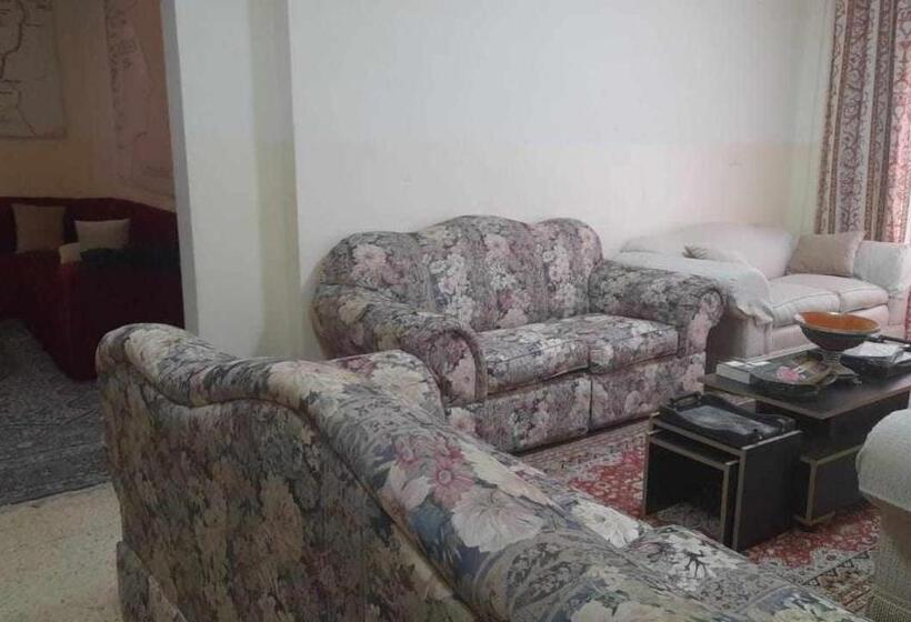 هاستل Student House