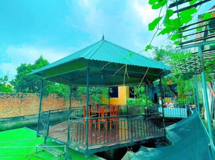 تختخواب و صبحانه Vani S Home