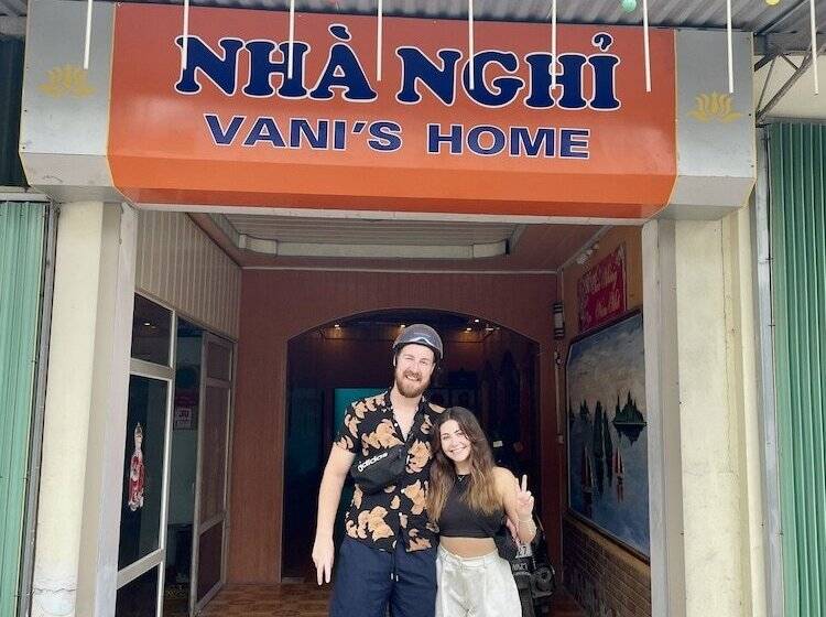 تختخواب و صبحانه Vani S Home